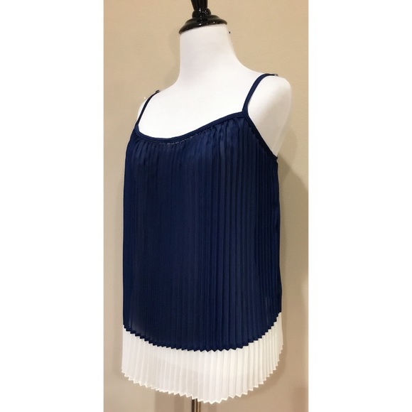 Accordion Pleated Navy & Cream Swing Cami Tank Top - Picture 2 of 2